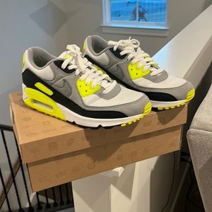 Nike Air Max 90 “Volt”